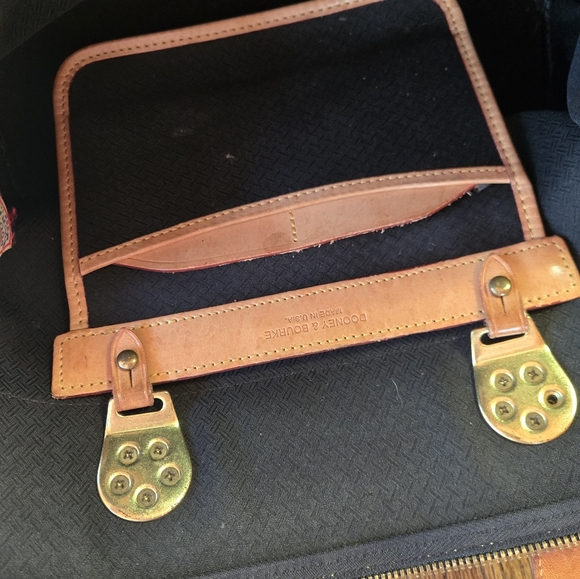 Vintage Dooney & Bourke No. B06640 Cabriolet Zip Satchel in black canvas - Picture 5 of 13